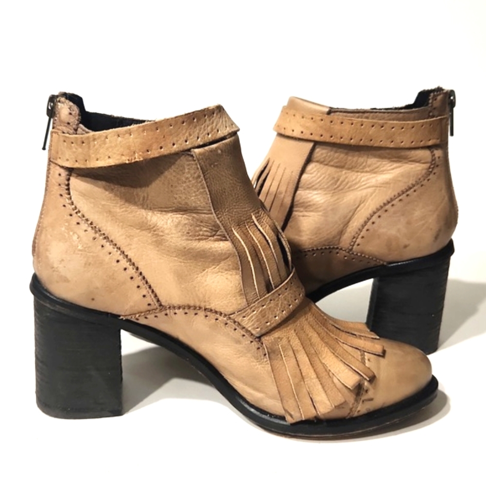 Free People Circle Back Distressed Leather Kiltie Fringe Boots Tan Size EU 38 - Picture 3 of 16